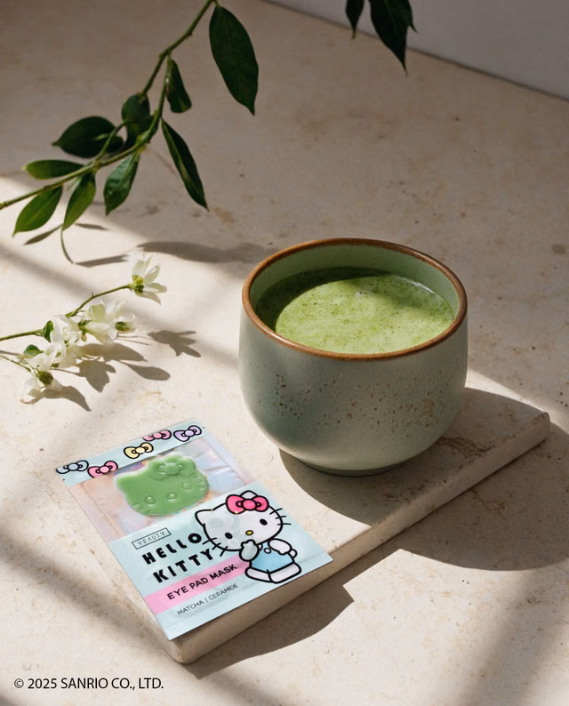 Mood image for Hello Kitty Matcha & Ceramide eye pad mask