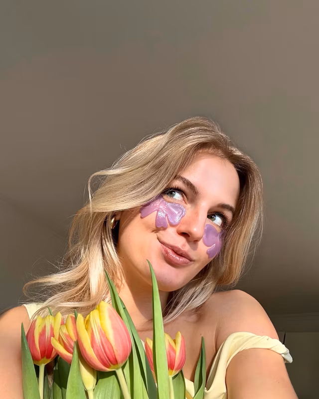 Stimmungsbild Emily in Paris Bakuchiol Bow