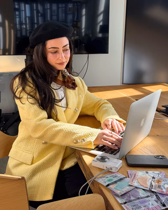 Stimmungsbild Produkt Emily in Paris Hyaluronic Hearts