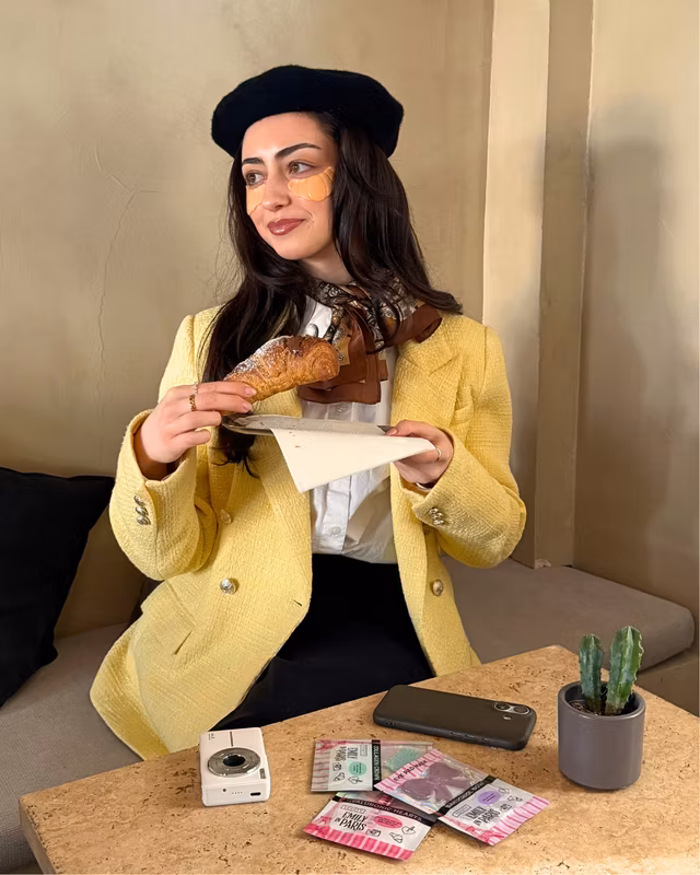 Stimmungsbild Produkt Emily in Paris Ceramide Croissant